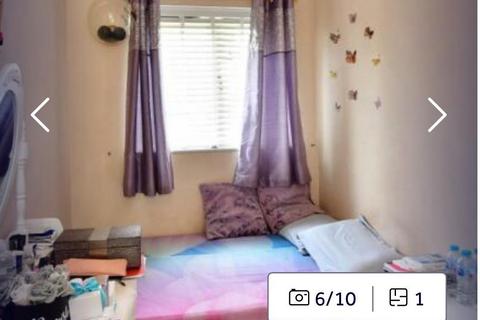2 bedroom flat to rent, Barking, IG11
