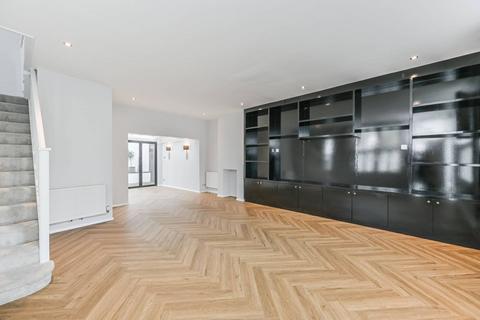 3 bedroom house to rent, Tonsley Place, The Tonsleys, London, SW18