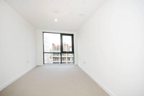 3 bedroom flat to rent, Beechwood Road, Dalston, London, E8
