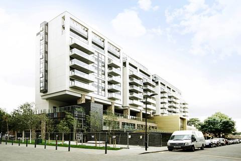 3 bedroom flat to rent, Beechwood Road, Dalston, London, E8