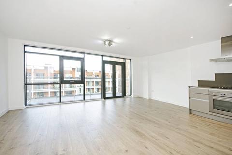 3 bedroom flat to rent, Beechwood Road, Dalston, London, E8