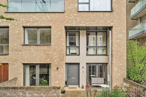 3 bedroom flat for sale, Barquentine Heights, Greenwich, London, SE10