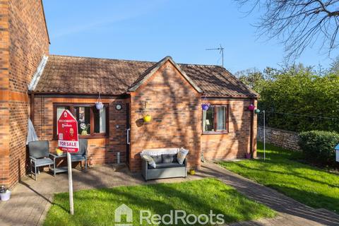 2 bedroom semi-detached house for sale, Moat Hills Court, Doncaster DN5