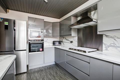 3 Crestfield Crescent, Elland, HX5 0LS