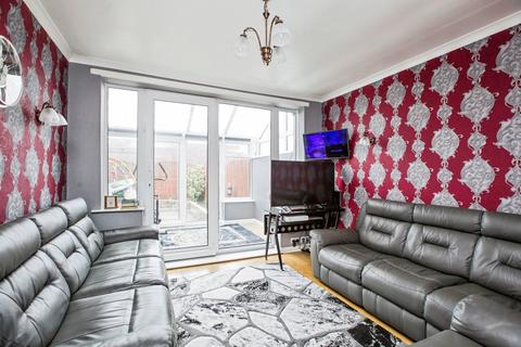 3 Crestfield Crescent, Elland, HX5 0LS