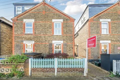 98 Elm Road, Kingston Upon Thames, KT2 6HU