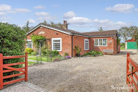3 bedroom bungalow for sale, Ardleigh Road, Little Bromley, CO11
