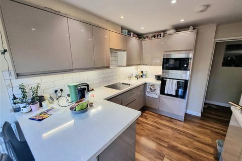 1 bedroom in a house share to rent, Dallamoor, Hollinswood, Telford, Shropshire, TF3