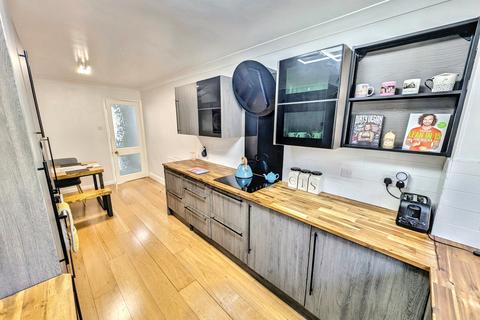 2 bedroom flat for sale, Bournemouth