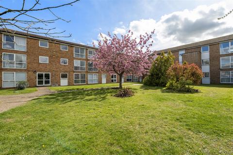 49 Meadow Close, London Colney, St Albans, AL2 1RH