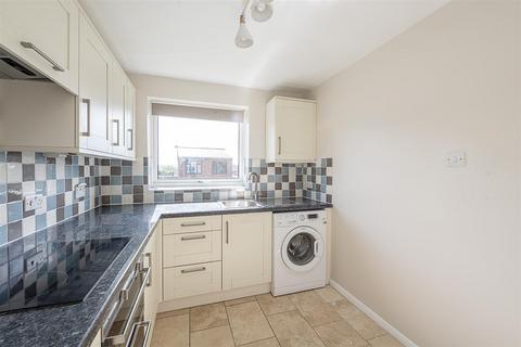 49 Meadow Close, London Colney, St Albans, AL2 1RH
