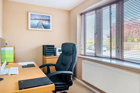 17 Thomas Mead, Pewsham, Chippenham, SN15 3YS