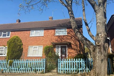 3 bedroom semi-detached house to rent, Beaumont Crescent, Brackley NN13