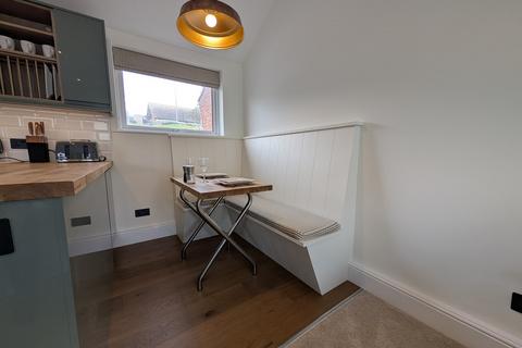 Studio to rent, High Street, Aldeburgh
