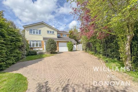 4 bedroom detached house for sale, The Gattens, Rayleigh