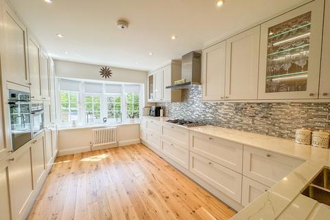 4 bedroom detached house for sale, The Gattens, Rayleigh