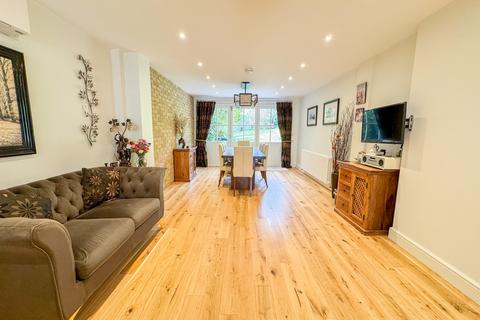 4 bedroom detached house for sale, The Gattens, Rayleigh