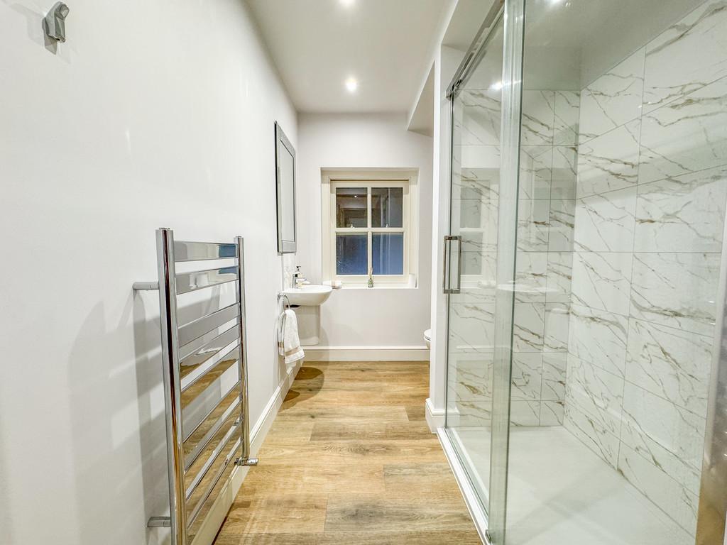 Gf shower room