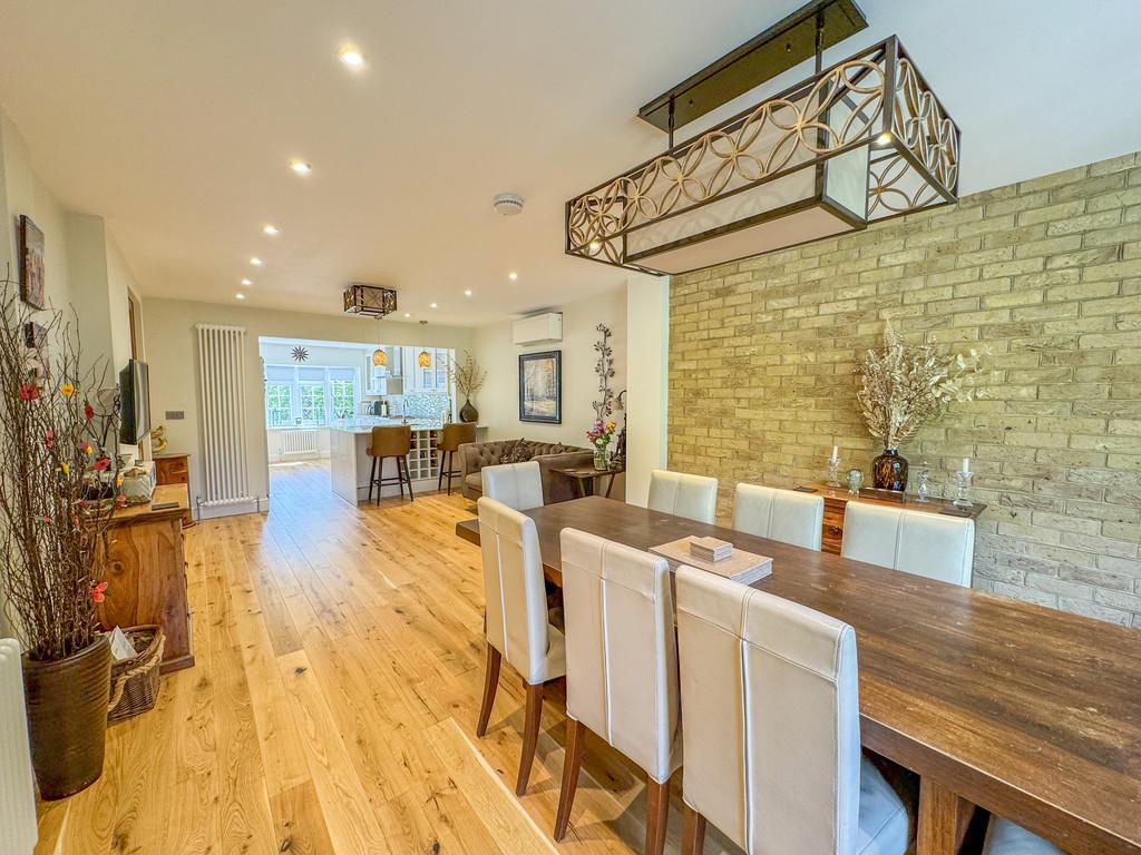 Breakfast area 1