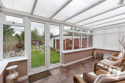 3 bedroom bungalow for sale, Elizabeth Drive, Wickford, Essex, SS12