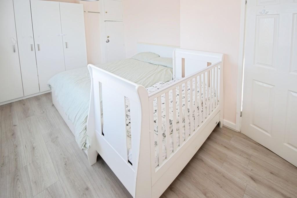 4a9468a2-Bedroom
