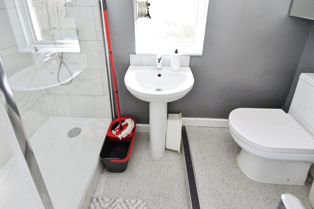 5ebc9902-Bathroom