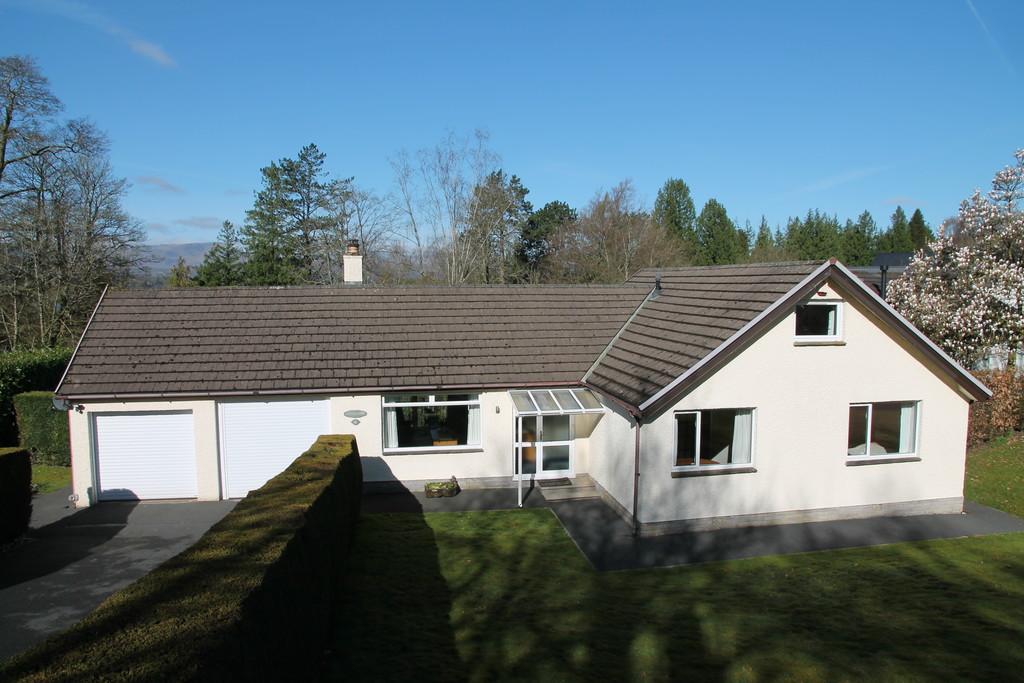 4 bedroom detached bungalow for sale