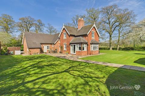 4 bedroom detached house for sale, Lodge Hill, Church Broughton