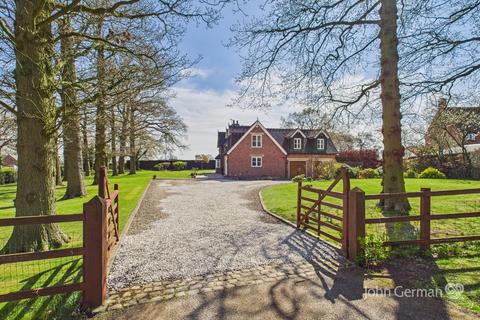 4 bedroom detached house for sale, Lodge Hill, Church Broughton