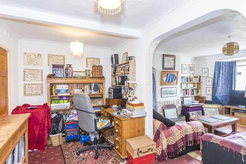 2 bedroom semi-detached house for sale, The Headlands, Market Harborough