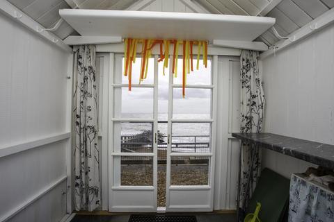 Chalet for sale, Beach Hut 25, Golf Road IP11