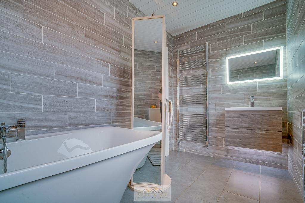 Bathroom 1.2