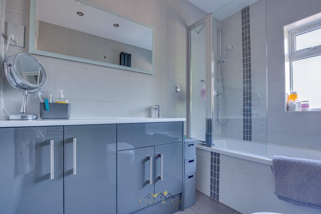 Bathroom 1.1