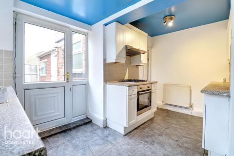 3 bedroom terraced house for sale, King Georges Road, Rossington, Doncaster