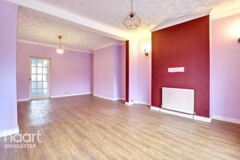 3 bedroom terraced house for sale, King Georges Road, Rossington, Doncaster