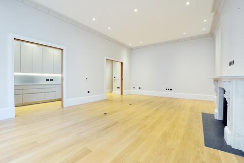 4 bedroom terraced house to rent, Redburn Street, London SW3