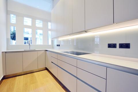 4 bedroom terraced house to rent, Redburn Street, London SW3