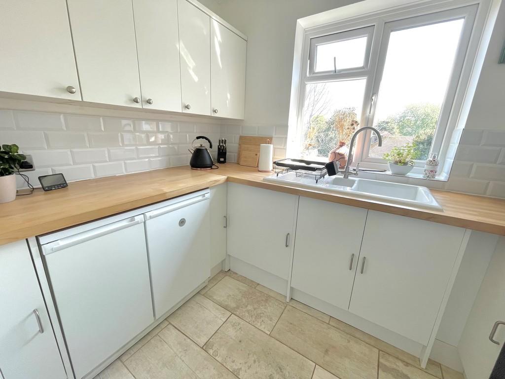 5 Ffynches Lodge Kitchen 3