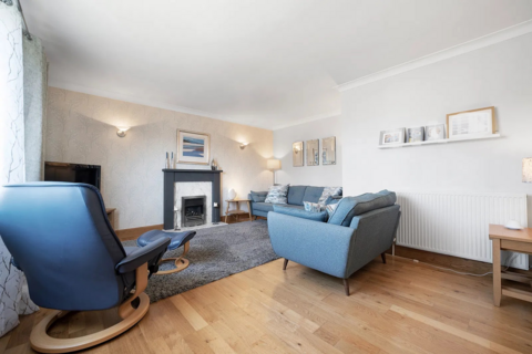 8 Robb Place, Castle Douglas, DG7 1LW