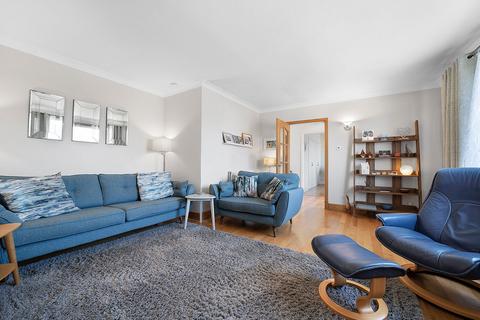 8 Robb Place, Castle Douglas, DG7 1LW