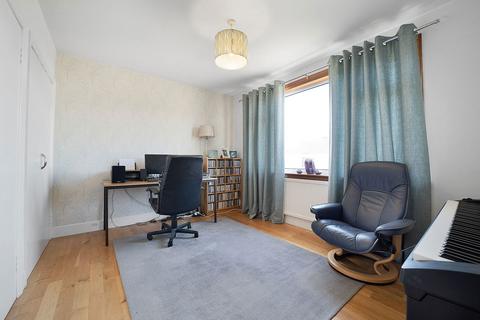8 Robb Place, Castle Douglas, DG7 1LW