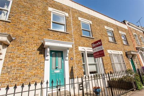 5 Lichfield Road, London, E3 5AT