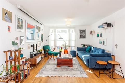 5 Lichfield Road, London, E3 5AT