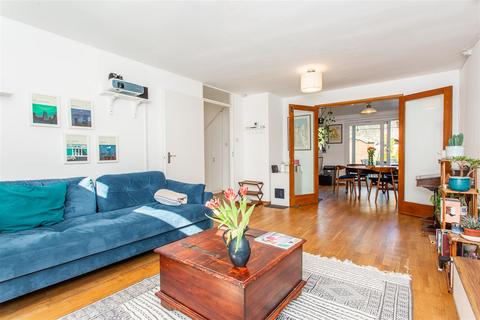 5 Lichfield Road, London, E3 5AT