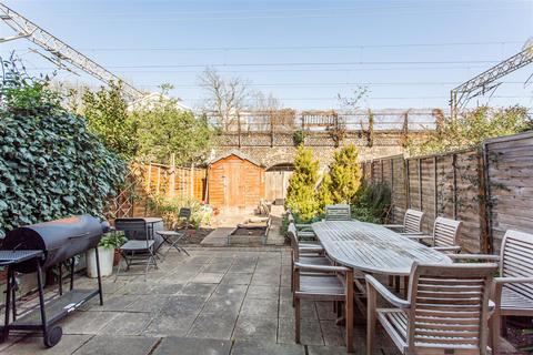 5 Lichfield Road, London, E3 5AT