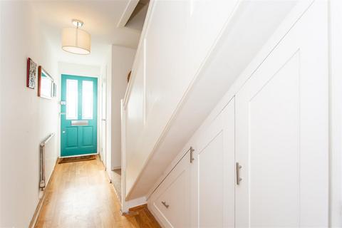 5 Lichfield Road, London, E3 5AT