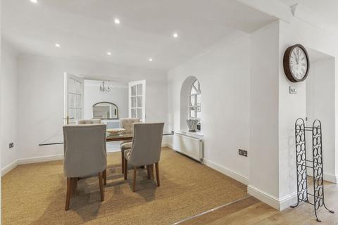 9 Lifford Gardens, Broadway, WR12 7DA