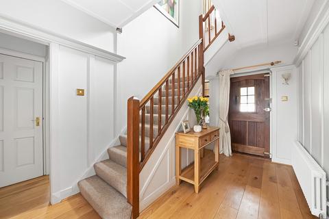 1 Cearn Way, Coulsdon, CR5 2LH