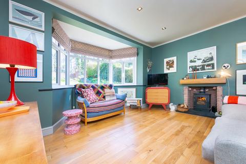 8 Cearn Way, Coulsdon, CR5 2LH
