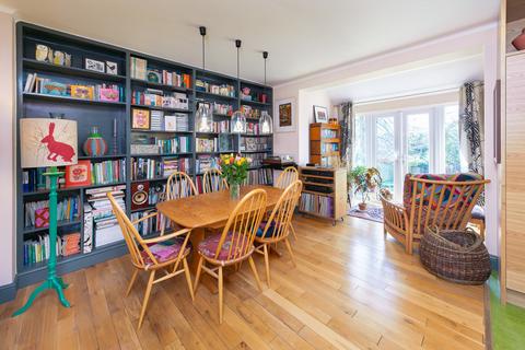 8 Cearn Way, Coulsdon, CR5 2LH